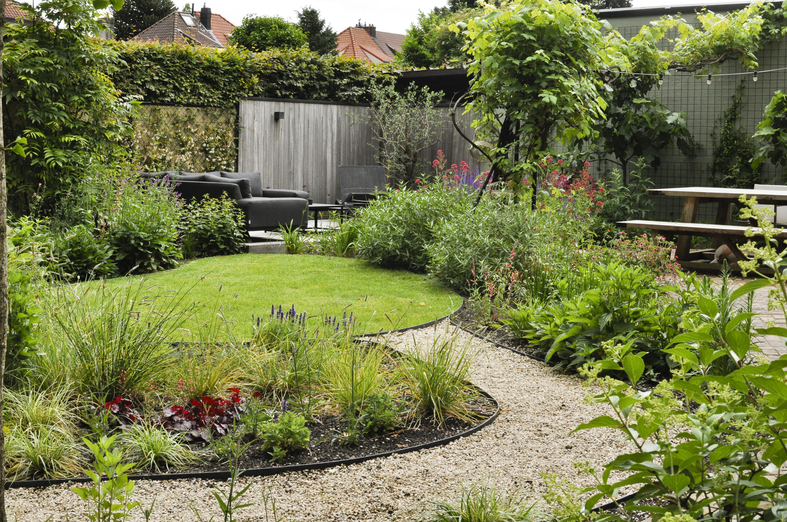 Lievehelp tuinontwerp - Natuurlijke bloemrijke tuin Mortsel