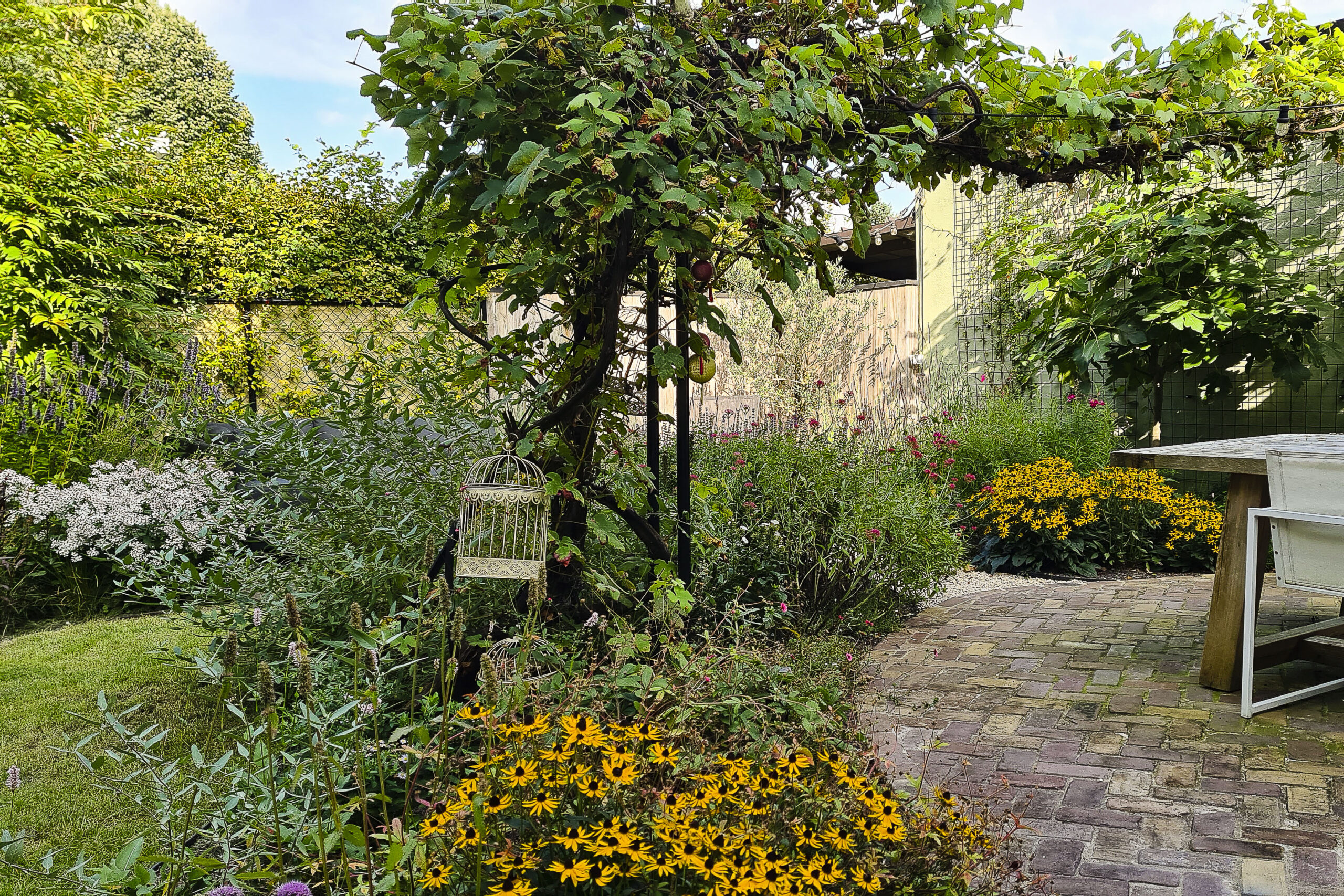 Lievehelp tuinontwerp – Natuurlijke bloemrijke tuin Mortsel Lievehelp tuinontwerp - Natuurlijke bloemrijke tuin Mortsel