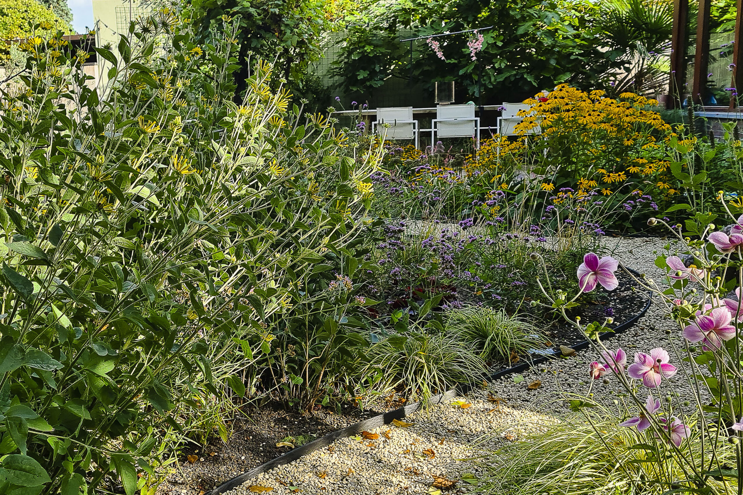 Lievehelp tuinontwerp – Natuurlijke bloemrijke tuin Mortsel Lievehelp tuinontwerp - Natuurlijke bloemrijke tuin Mortsel